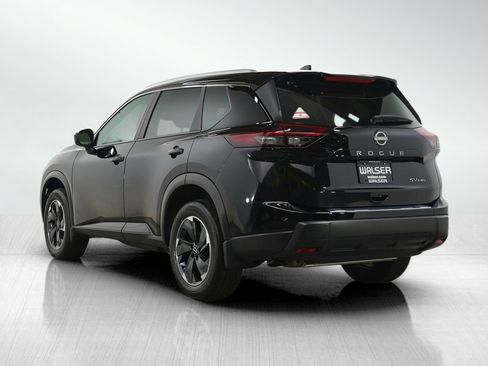 Used 2024 Nissan Rogue SV w/ SV Premium Package AWD/4WD image 4