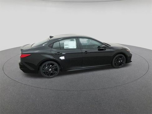 New 2026 Toyota Camry Hybrid image 10