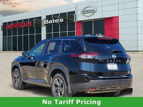 Certified 2025 Nissan Rogue SV image 4