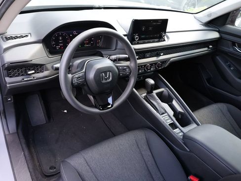 Used 2025 Honda Accord SE image 12