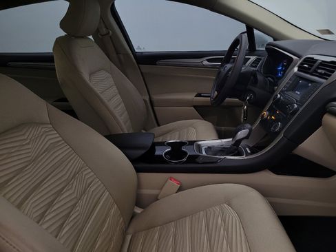 Used 2016 Ford Fusion SE FWD image 21