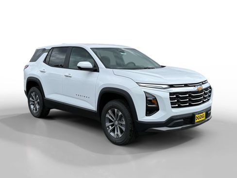 New 2026 Chevrolet Equinox LT w/ Safety and Technology Package FWD image 7