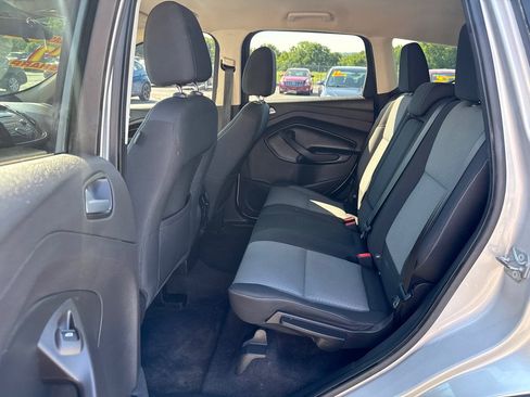 Used 2017 Ford Escape SE FWD image 10