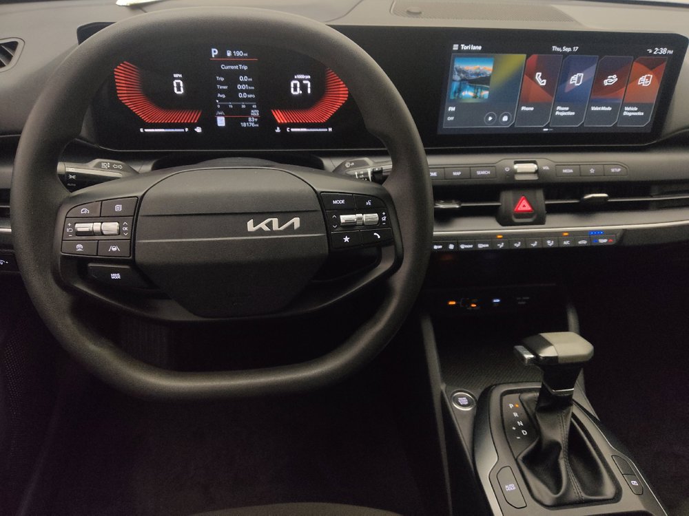 Used 2025 Kia K4 FWD image 22
