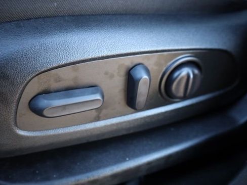 Certified 2022 Chevrolet Equinox LT w/ Driver Convenience Package image 19