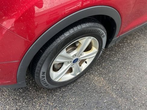 Used 2015 Ford Escape SE image 18