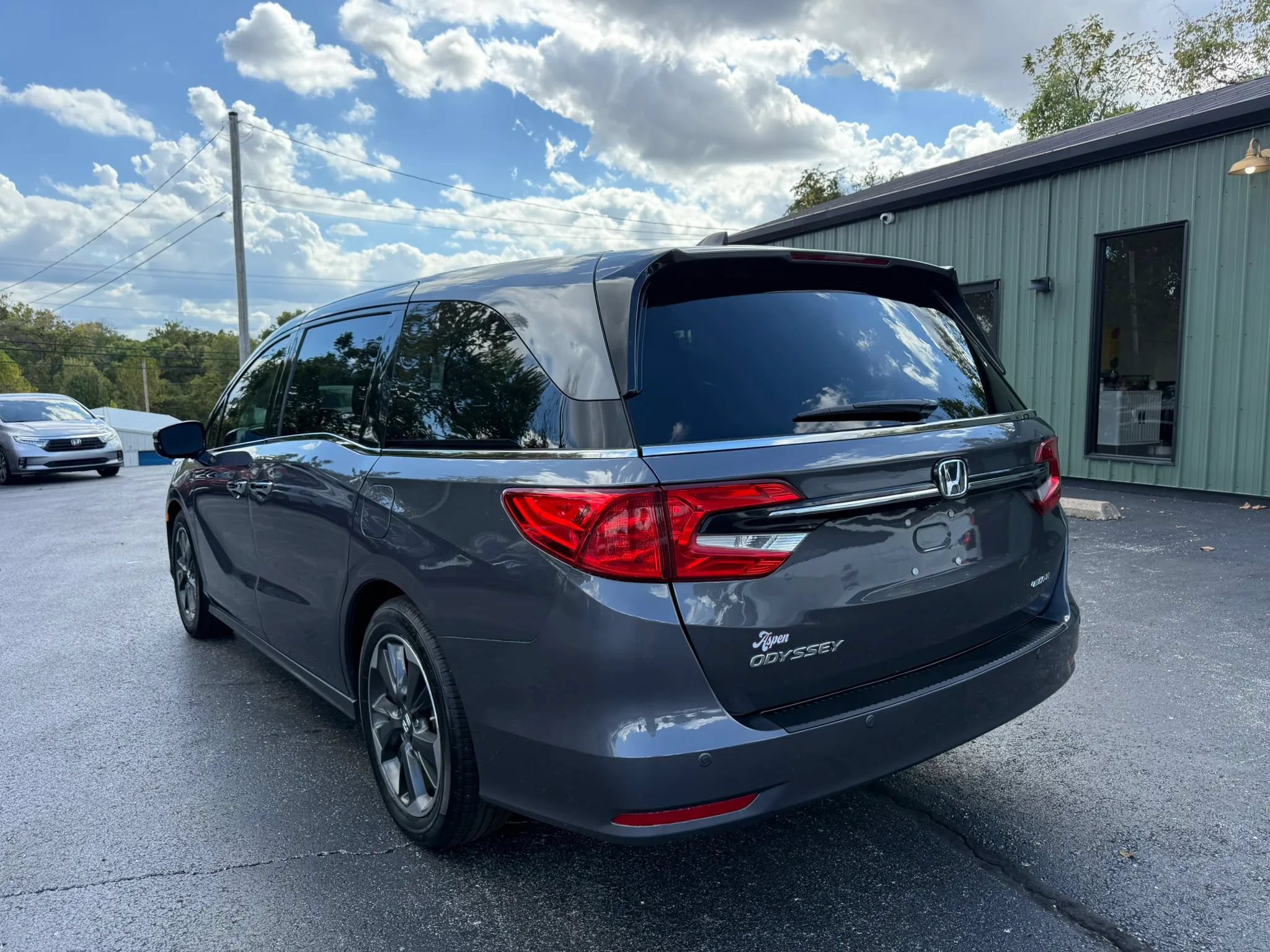 Used 2023 Honda Odyssey Elite image 4
