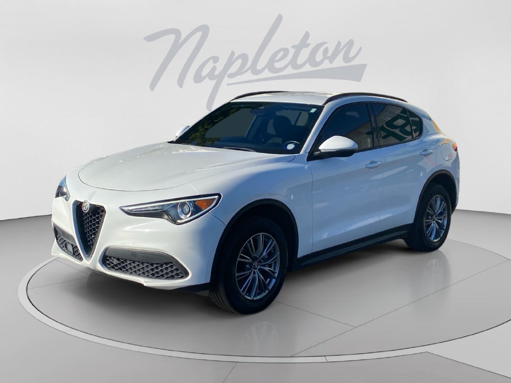 Used 2022 Alfa Romeo Stelvio Sprint RWD image 1