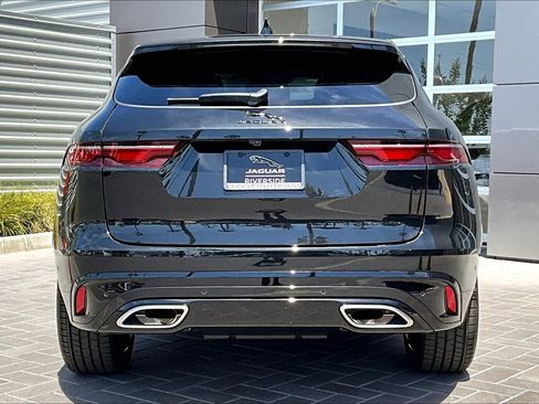 New 2025 Jaguar F-PACE R-Dynamic S image 4