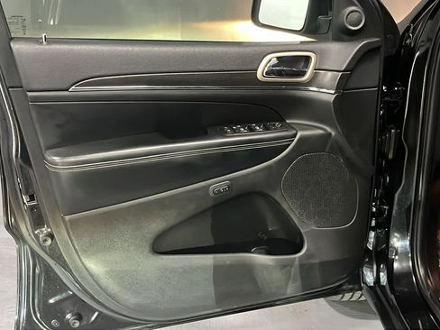 Used 2015 Jeep Grand Cherokee Limited AWD/4WD image 9