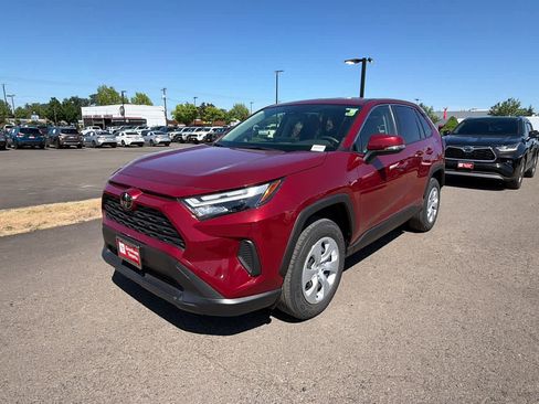 Used 2023 Toyota RAV4 LE AWD/4WD image 2