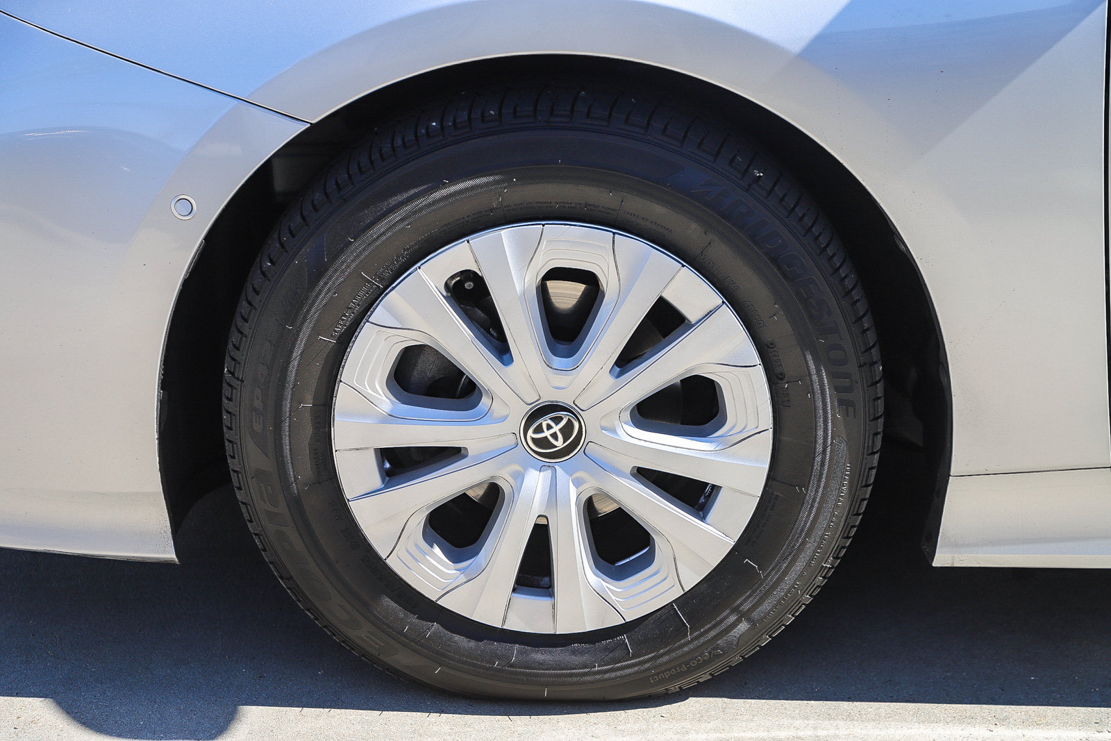 Certified 2022 Toyota Prius LE FWD image 9