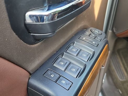 Used 2014 Chevrolet Silverado 1500 High Country w/ High Country Premium Package image 8