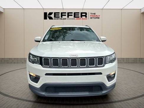 Used 2018 Jeep Compass Latitude FWD image 9