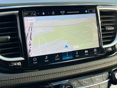 Certified 2024 Chrysler Pacifica Pinnacle image 13