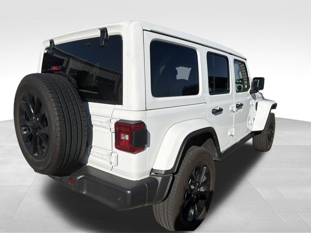 Used 2025 Jeep Wrangler Unlimited Sahara w/ Safety Group AWD/4WD image 28