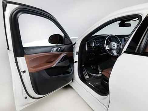 Used 2023 BMW X6 M50i w/ Executive Package image 7