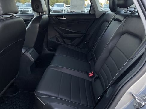 Certified 2023 Volkswagen Jetta SE w/ Panoramic Sunroof Package image 27