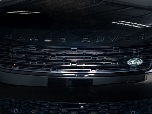 Used 2023 Land Rover Range Rover Sport SE Dynamic image 16
