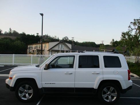 Used 2014 Jeep Patriot Sport FWD image 5