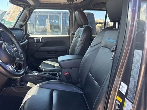 Used 2023 Jeep Wrangler Unlimited Rubicon 4xe w/ Cold Weather Group AWD/4WD image 8