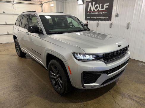 New 2026 Jeep Grand Cherokee Limited image 2