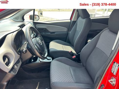 Used 2015 Toyota Yaris L FWD image 10