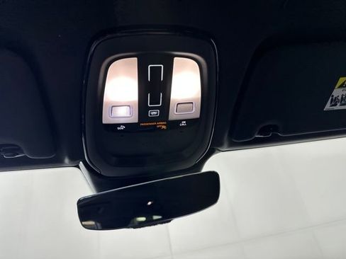 Used 2022 Volvo XC60 B6 Inscription w/ Advanced Package image 23