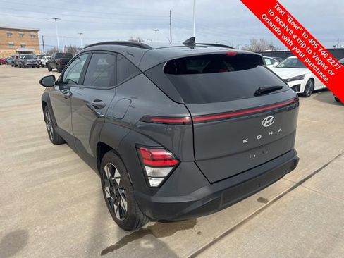 Used 2025 Hyundai Kona SEL image 3