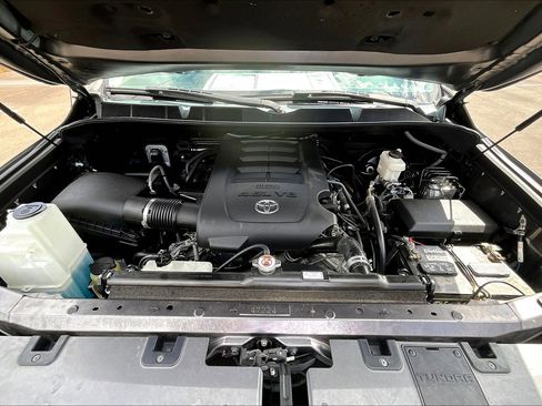Used 2019 Toyota Tundra SR5 w/ SR5 Upgrade Package image 9