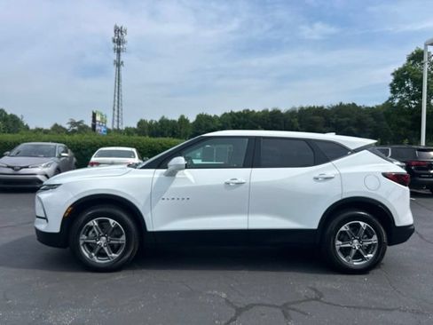 Used 2025 Chevrolet Blazer LT AWD/4WD image 12