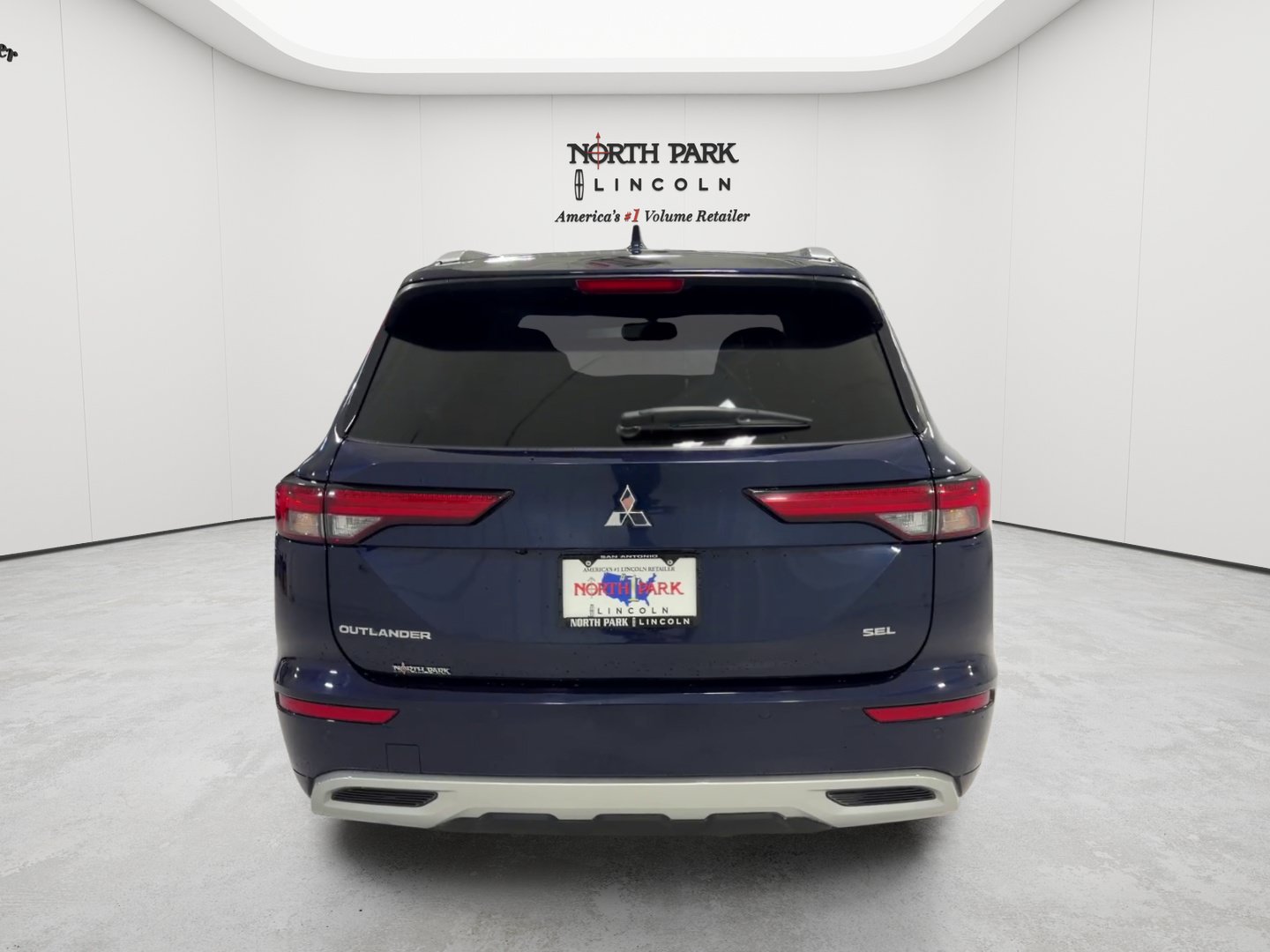 Used 2024 Mitsubishi Outlander SEL FWD image 4