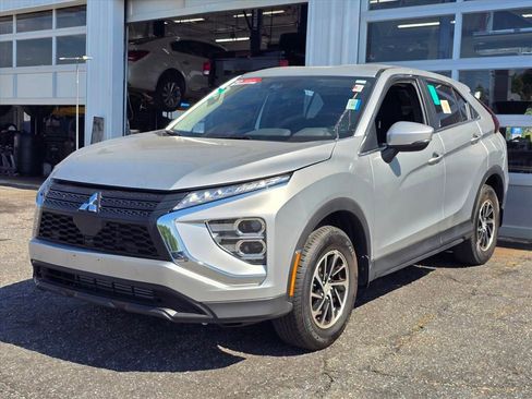Used 2025 Mitsubishi Eclipse Cross ES AWD/4WD image 2