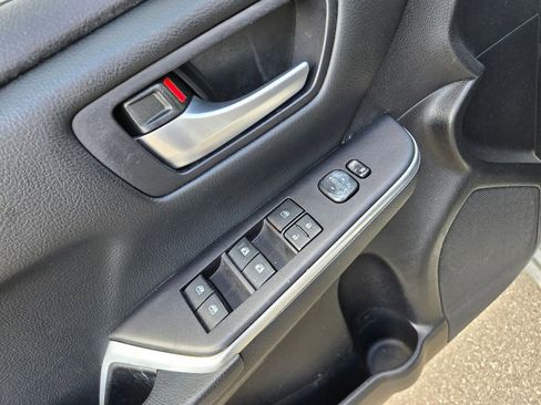 Used 2015 Toyota Camry SE image 22
