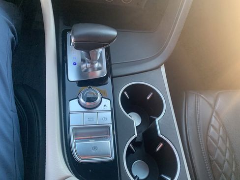 Used 2023 Genesis G70 2.0T image 30