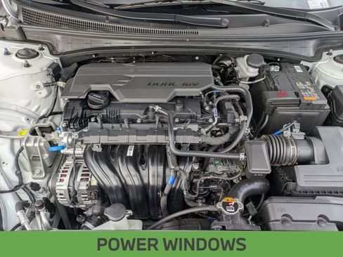 Used 2025 Hyundai Elantra Sport image 12