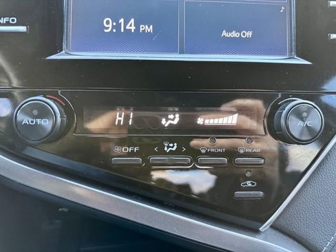 Used 2018 Toyota Camry SE image 20