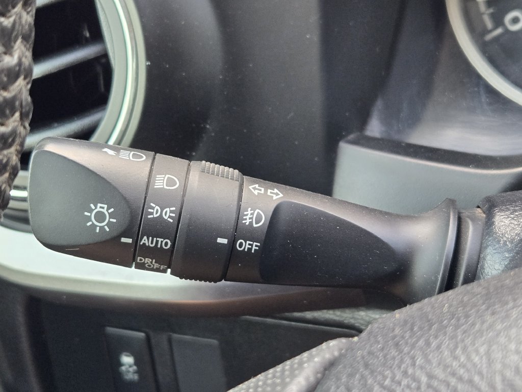 Used 2022 Toyota Tacoma SR5 w/ Technology Package RWD image 23
