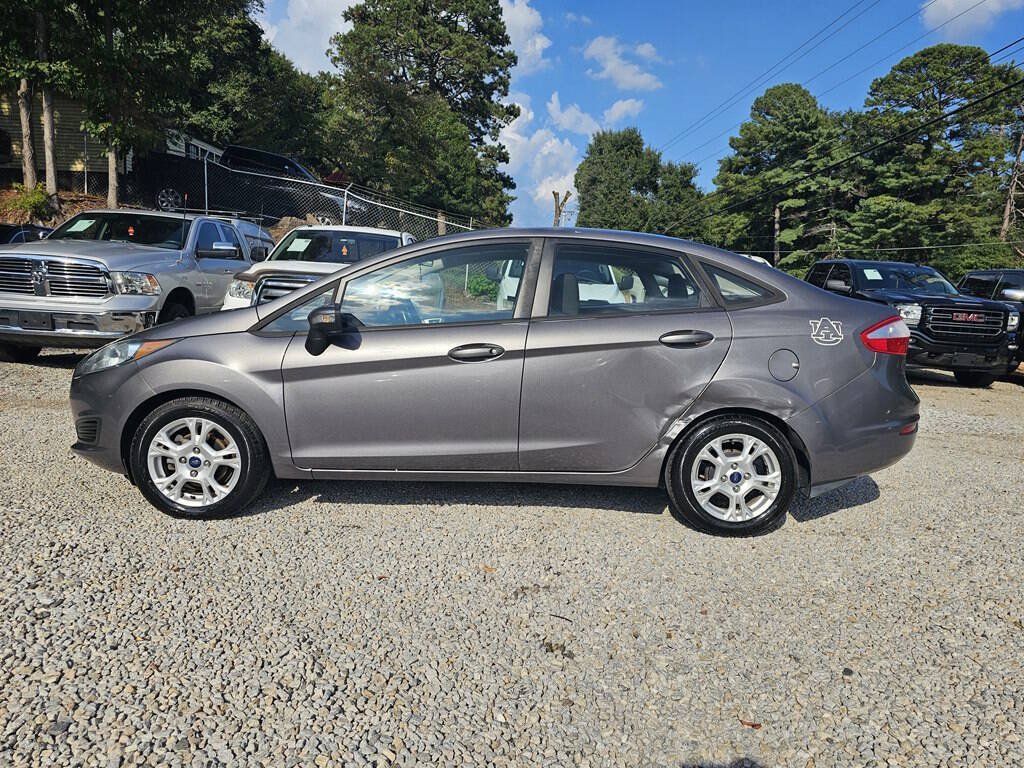 Used 2014 Ford Fiesta SE w/ Comfort Package FWD image 2