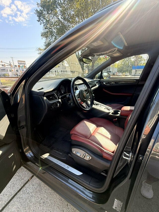 Used 2017 Porsche Macan S AWD/4WD image 9