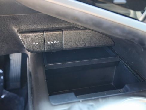 Certified 2022 Toyota Camry SE image 20