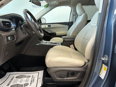 Used 2021 Ford Explorer Platinum w/ Equipment Group 601A AWD/4WD image 11