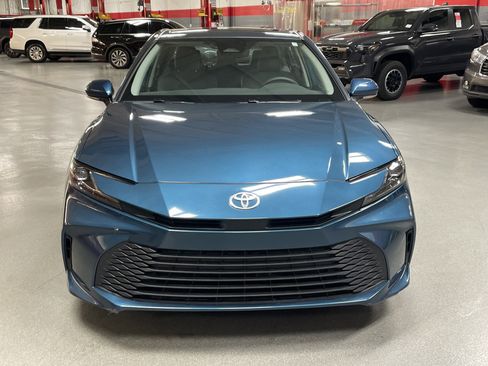 Used 2025 Toyota Camry LE w/ Convenience Package FWD image 3