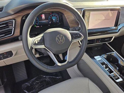 New 2026 Volkswagen Atlas SE image 3