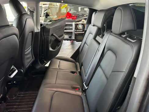 Used 2024 Tesla Model Y Performance AWD/4WD image 18