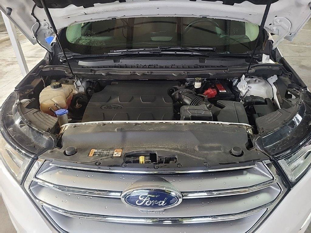 Used 2017 Ford Edge Titanium w/ Equipment Group 302A FWD image 8