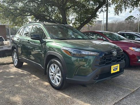 Used 2026 Toyota Corolla Cross LE image 2