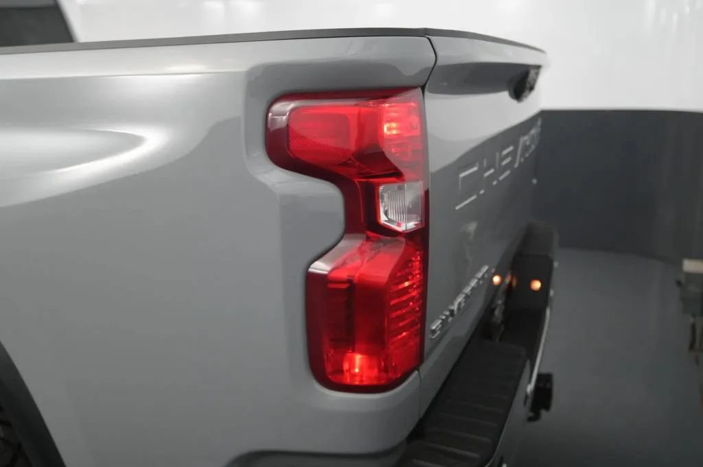 Used 2024 Chevrolet Silverado 2500 LT AWD/4WD image 19