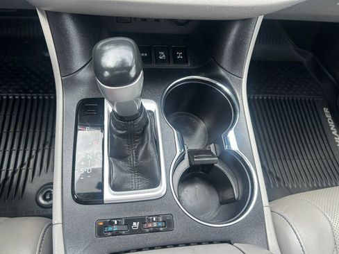 Certified 2019 Toyota Highlander Limited AWD/4WD image 15