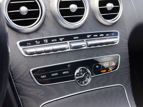 Used 2021 Mercedes-Benz C 300 Sedan image 27